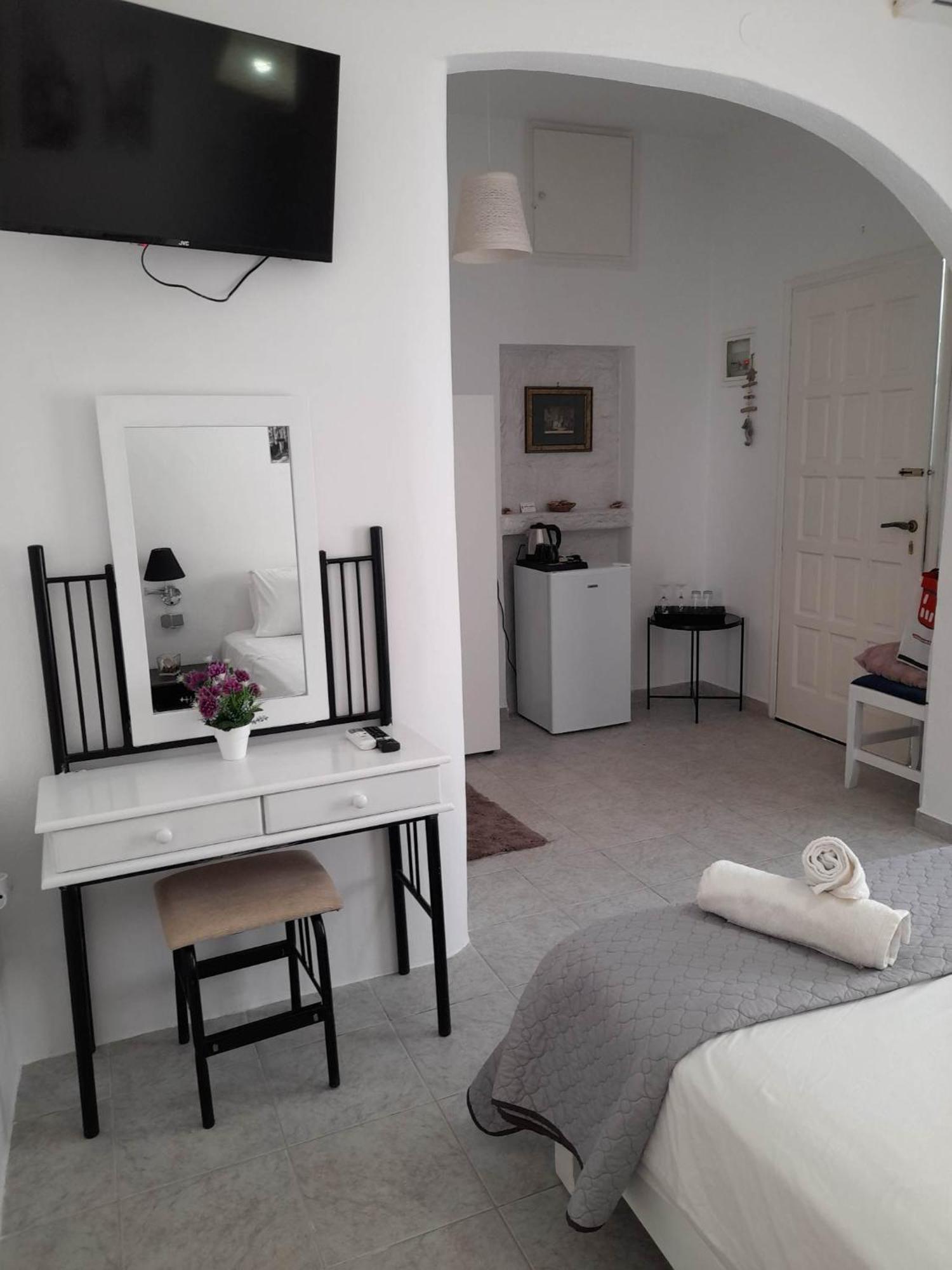 Zolfo Antico Beach Apartment Perissa Esterno foto